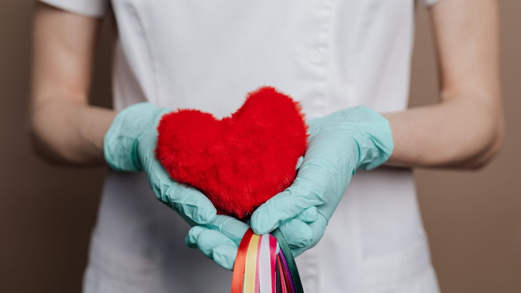 Everyday Red Flags That May Lead to a Heart Attack Everyday Red Flags That May Lead to a Heart Attack
